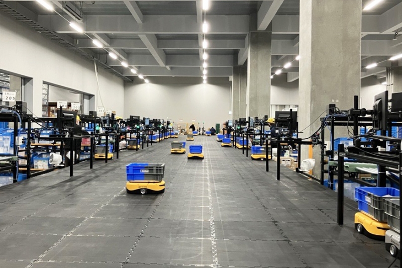 鈴与の物流倉庫に納入したT-Carry system。データ分析サービス「Nexa Warehouse-Optimizer」も運用されている